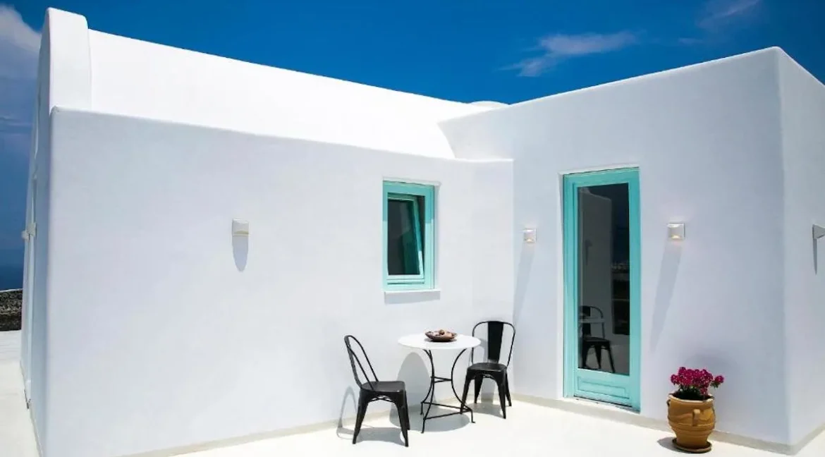 Charming Villa for Sale in Finikia Santorini 23