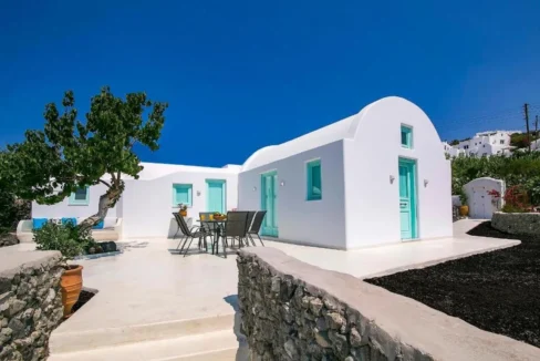 Charming Villa for Sale in Finikia Santorini 26