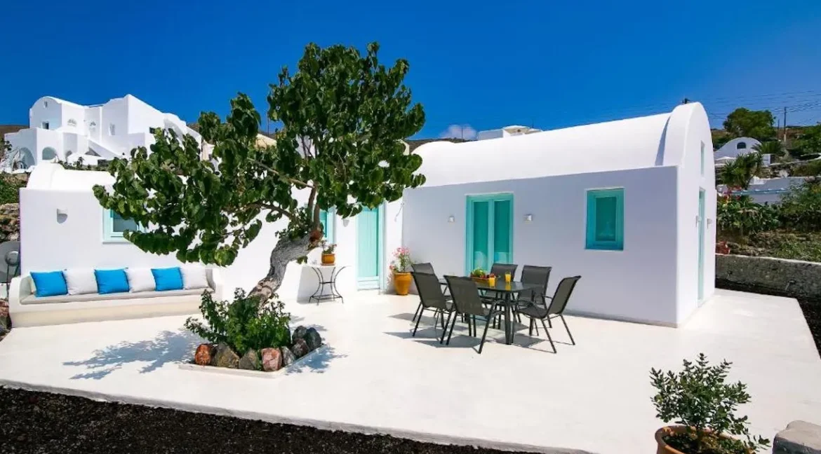 Charming Villa for Sale in Finikia Santorini 28