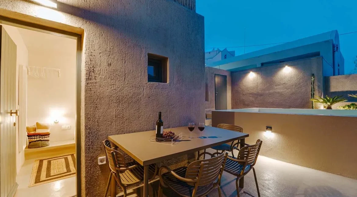 For Sale: Traditional House in Firostefani, Santorini 12