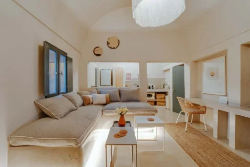 For Sale: Traditional House in Firostefani, Santorini 26