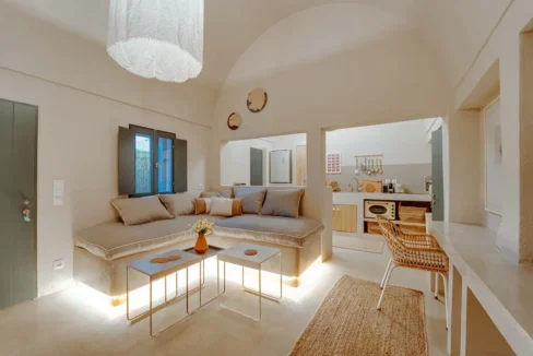 For Sale: Traditional House in Firostefani, Santorini 27