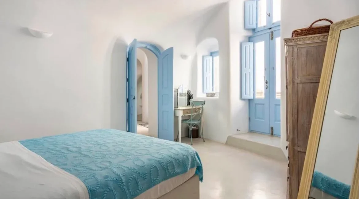 House for Sale in Santorini, Greece 4