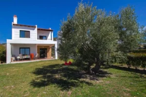 Seaside Villa for Sale in Nea Skioni Halkidiki