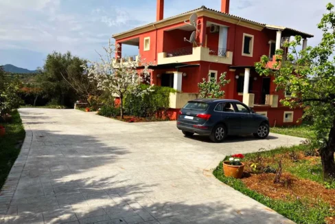 Villa with Swimming Pool for Sale in Central Corfu 1