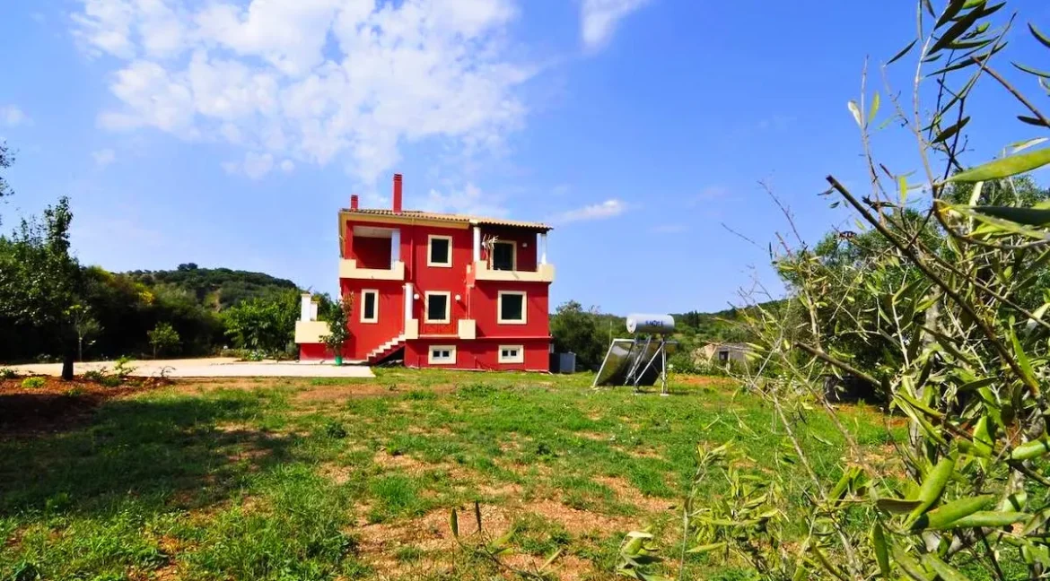 Villa with Swimming Pool for Sale in Central Corfu 8